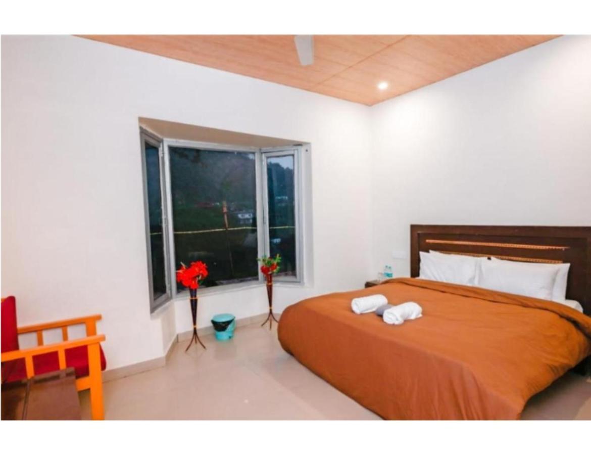 Shiv Sutra Resorts, 무소리에 외부 사진